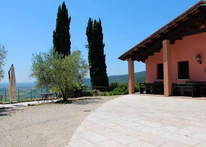 Vakantieboerderij Le Mandolare Villaga