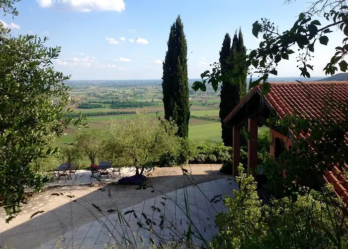 Vakantieboerderij Le Mandolare Villaga